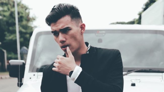Aktor Jeff Smith kepada polisi mengaku menggunakan narkotika jenis ganja sejak lulus dari bangku SMA. Ia meminta maaf pada publik atas apa yang ia perbuat.