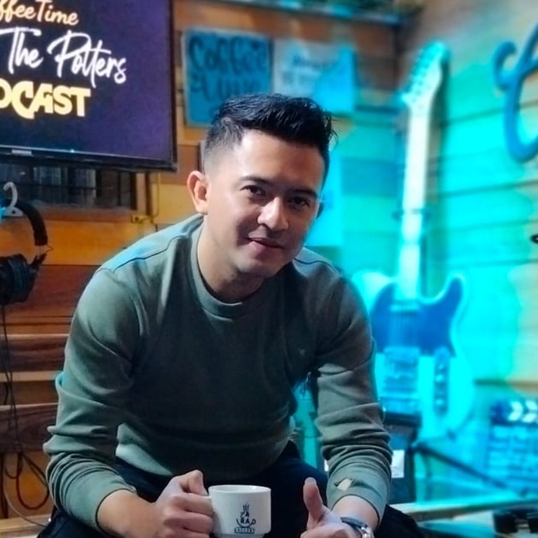 Kiki The Potters Kiki The Potters melaporkan berinisial GV atas kasus pencemaran nama baik. Berikut ini potret Kiki The Potters!