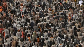 FOTO: Kumbh Mela, Ritus Mandi Penyumbang Seribu Kasus Corona