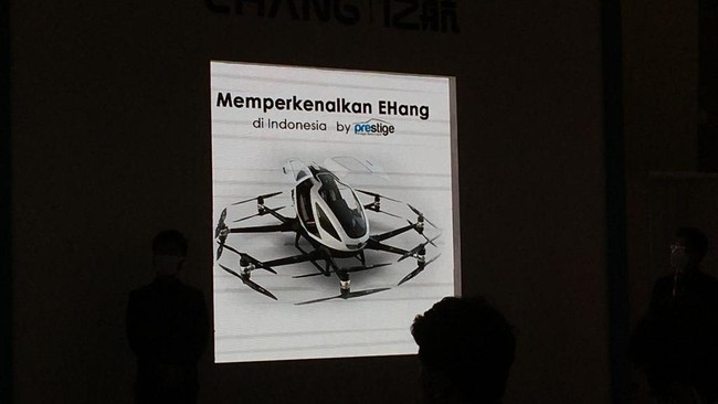 Mobil terbang E-Hang bisa menampung 2 orang dan bergerak dengan kecepatan 135 km/jam.