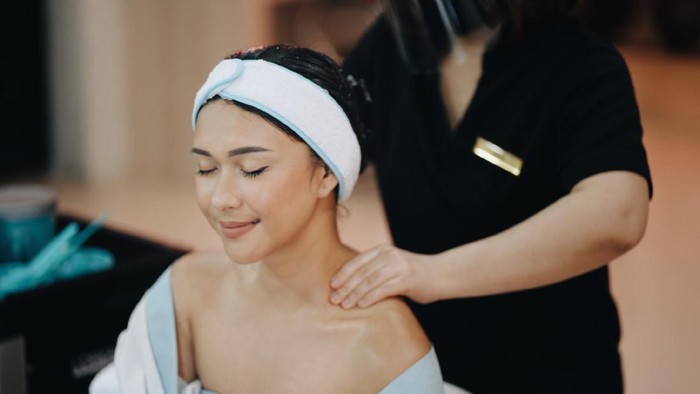 3 Tips Merawat Rambut Rontok dan Berminyak di Masa Pandemi, Gak Ribet dan Gak Makan Waktu!