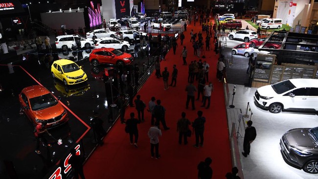 Daftar Mobil Baru yang Bakal Meluncur Bulan Ini di IIMS 2023 Sederet mobil baru bakal meluncur di lantai pameran IIMS 2023, acara ini juga punya kejutan sebab dihadiri Esemka sebagai peserta.