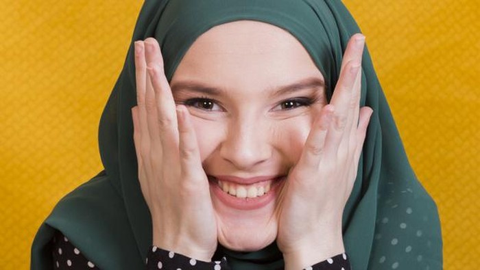 8 Kiat Simpel Agar Kulit Tetap Lembap dan Glowing Selama Bulan Puasa, Auto Flawless!