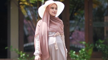 MOMEN BERTEMU DENGAN ORTU KANDUNG
