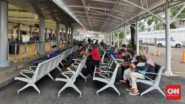 Sejumlah warga memilih pulang ke kampung halaman sebelum mudik dilarang pemerintah 6-17 Mei 2021.