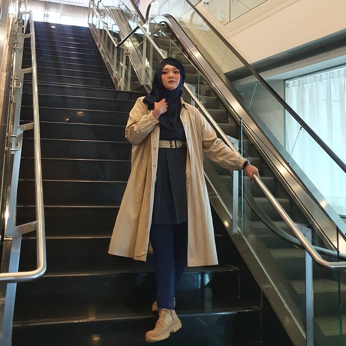 Telah lama vakum kini Sulis kembali tenar&period; Yuk kita simak penampilan Sulis yang semakin cantik&excl;