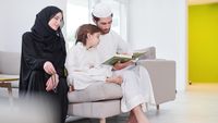 Mendidik Anak dengan Akhlak Mulia dalam Lingkungan Islami