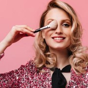 4 Cara Mengubah Matte Foundation Jadi Dewy, Mudah Banget!