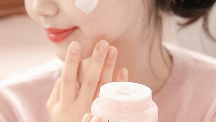 6 Tone Up Cream High End yang Ampuh Mencerahkan Wajah Secara Instan!