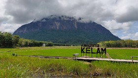 Misteri Orang Sakti hingga Meteor di Bukit Kelam Kalimantan