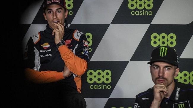 Marc Marquez dipastikan meninggalkan Honda usai MotoGP 2023. Hingga saat ini pihak Honda Racing Corporation (HRC) dibuat pusing mencari calon pengganti Marquez.