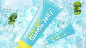 Kenyal Seperti Jelly, Intip Uniknya Low pH Gentle Jelly Cleanser Terbaru dari Somethinc