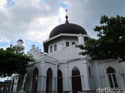 Melihat Kembaran Masjid Raya Baiturrahman Aceh di Bantul