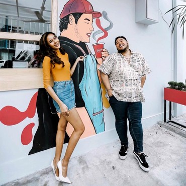 Momen Akrab Miss Grand Indonesia Aurra Kharisma & Ivan Gunawan