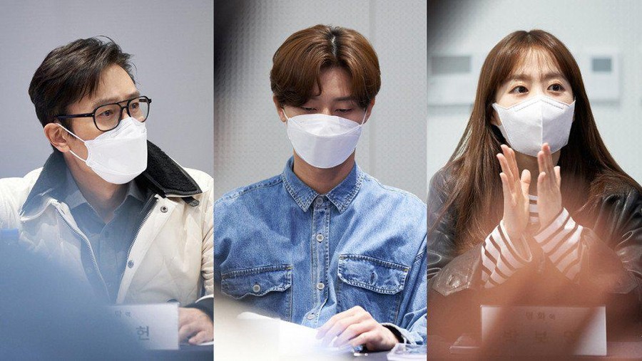 Park Seo Joon, Lee Byung Hun & Park Bo Young Syuting Perdana Film Terbaru Park Seo Joon, Lee Byung Hun & Park Bo Young Syuting Perdana Film Terbaru