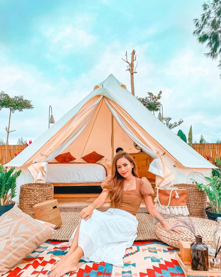 Rachel Goddard Beberapa waktu lalu Rachel Goddard curhat pilu putuskan angkat rahim karena menderita kista. Berikut inilah sosok Rachel Goddard!