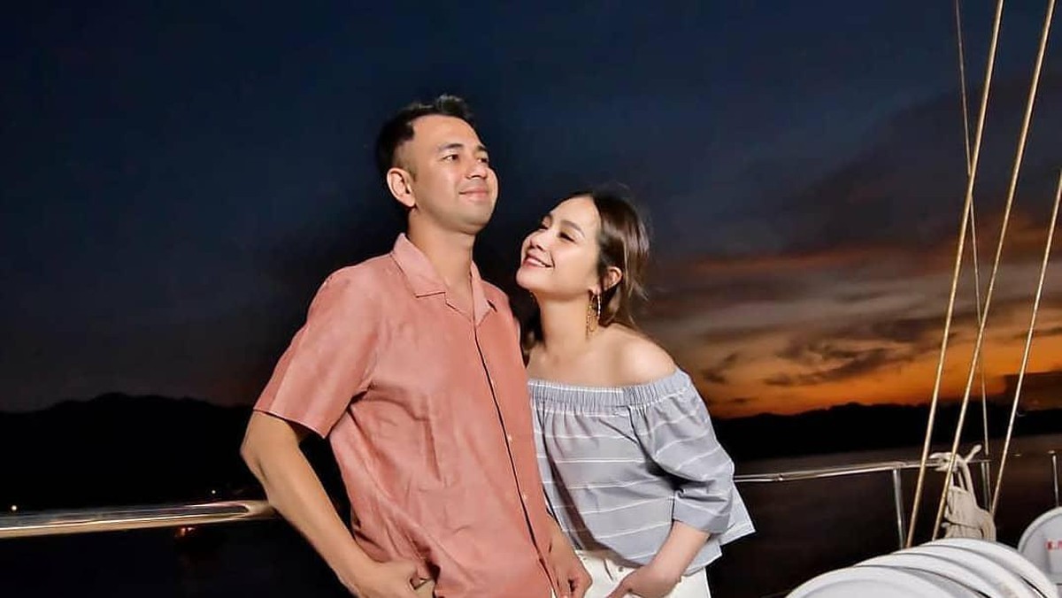 Selamat untuk pasangan Raffi Ahmad dan Nagita Slavina yang positif hamil anak kedua&period; Intip lagi yuk kemesraan keduanya&excl;