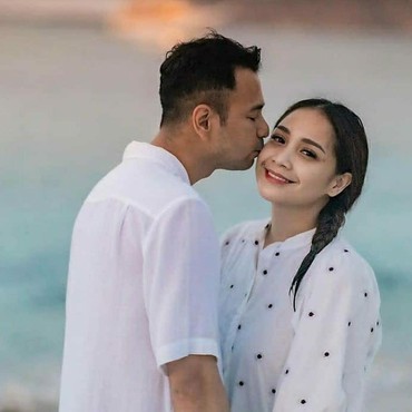 Senggol Raffi Ahmad, dr Lois Sebut Nagita Slavina Akan Jadi Janda Kembang