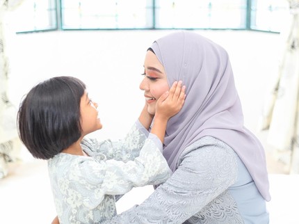 Saat Anak Bertanya 'Kenapa Puasa Tidak Makan & Minum?' Ini Jawabnya
