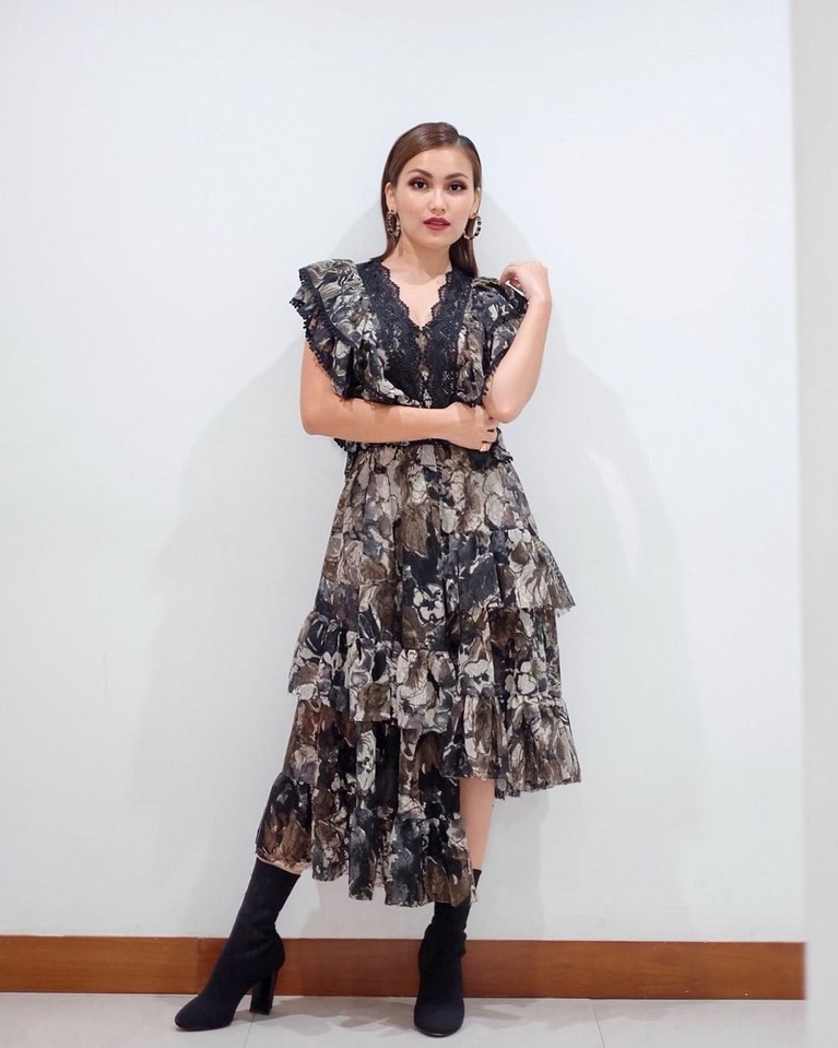 Ayu Ting Ting adalah salah satu artis yang banjir endorse an sampai raih belasan juta. Yuk kita lihat potret Ayu Ting Ting!