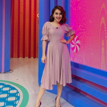 Klarifikasi Ayu Ting Ting soal Video Pundak Dielus & Dirangkul Andre Taulany