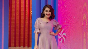 Klarifikasi Ayu Ting Ting soal Video Pundak Dielus & Dirangkul Andre Taulany