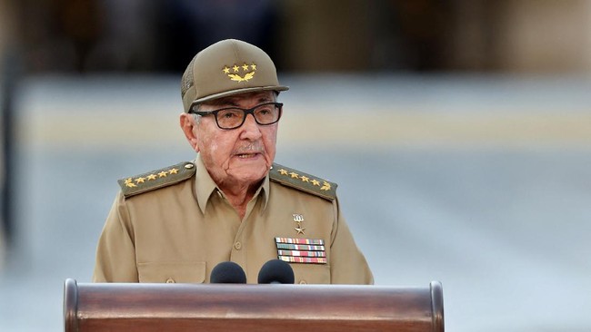 Raul Castro mundur sebagai Ketua Partai Komunis dan menandai pergantian era di Kuba.