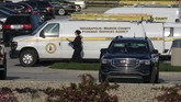 FOTO: Melacak Jejak Penembakan Massal di FedEx AS FBI dan kepolisian AS tengah menyelidiki aksi penembakan massal di kantor FedEx AS yang dilakukan oleh seorang pria kulit putih berusia 19 tahun.