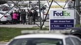 FOTO: Melacak Jejak Penembakan Massal di FedEx AS FBI dan kepolisian AS tengah menyelidiki aksi penembakan massal di kantor FedEx AS yang dilakukan oleh seorang pria kulit putih berusia 19 tahun.