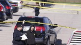 FOTO: Melacak Jejak Penembakan Massal di FedEx AS FBI dan kepolisian AS tengah menyelidiki aksi penembakan massal di kantor FedEx AS yang dilakukan oleh seorang pria kulit putih berusia 19 tahun.