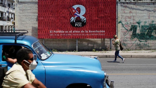 Pemerintah Kuba akan menaikkan harga bahan bakar minyak (BBM) hingga 500 persen mulai 1 Februari 2024 buntut bangkrut yang melanda keuangan mereka.