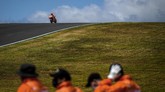 FOTO: Rindu Marquez ke MotoGP Mulai Terbayar Marc Marquez mulai bisa menjalani kehidupan normal sebagai pembalap termasuk tampil di latihan bebas MotoGP Portugal.