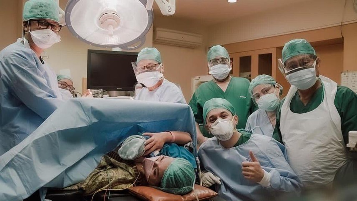 Penantian empat tahun istri Andrew Andika lahirkan anak pertama&period; Yuk kita simak momen sebelum hingga setelah lahiran anak pertama Andrew&excl;