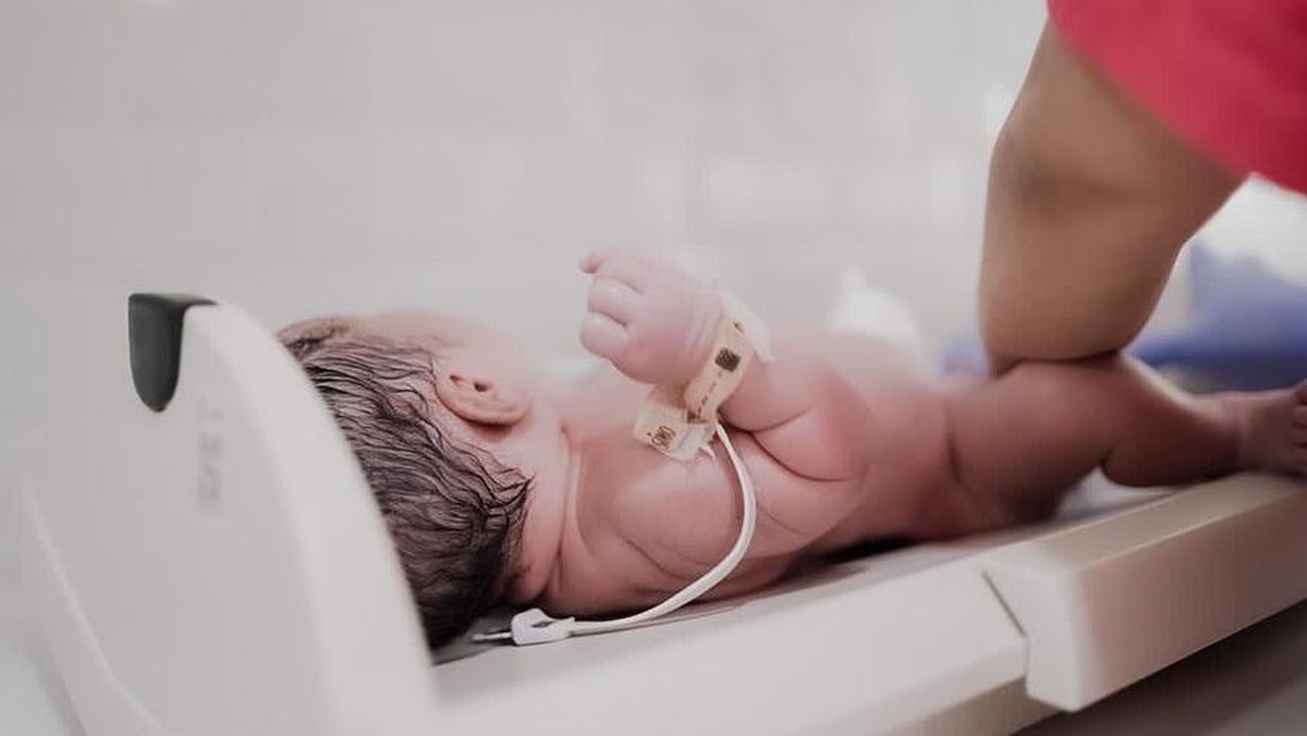 Penantian empat tahun istri Andrew Andika lahirkan anak pertama&period; Yuk kita simak momen sebelum hingga setelah lahiran anak pertama Andrew&excl;