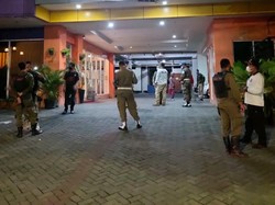 Oknum Satpol PP Surabaya Digerebek Bersama WIL dalam Hotel