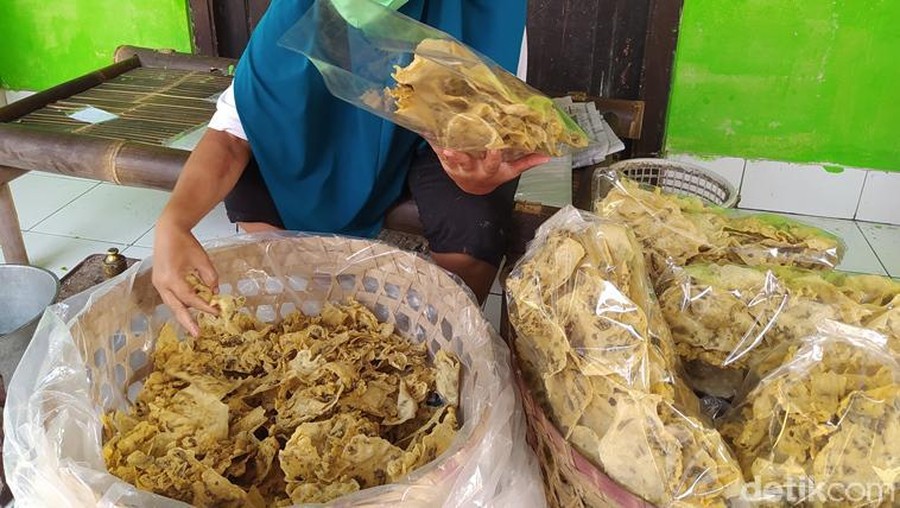 Peyek Cethul Khas Magelang yang Gurih Renyah Makin Laku Jelang Lebaran