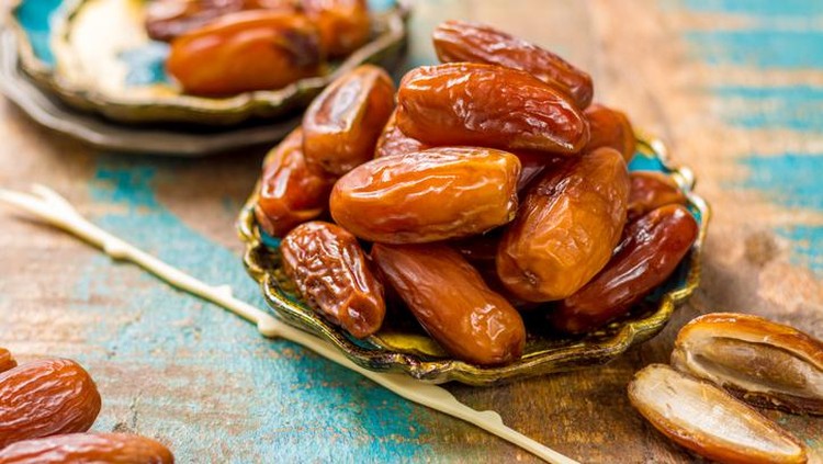 Apa Perlu Mencuci Kurma Sebelum Dimakan?