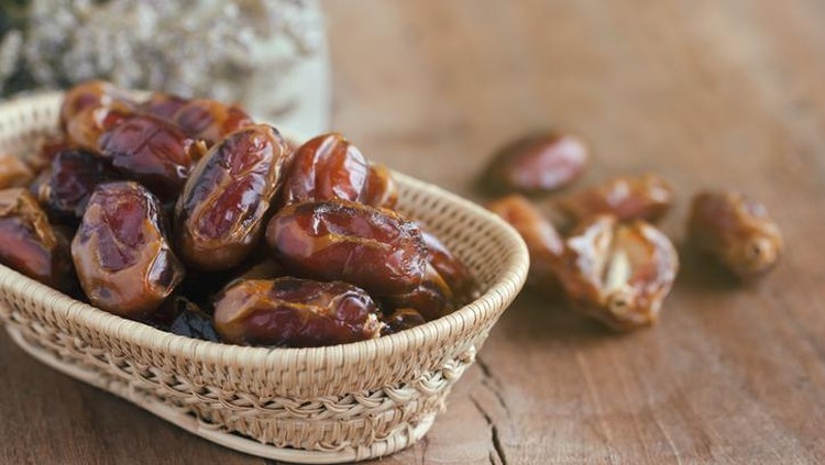 Apa Perlu Mencuci Kurma Sebelum Dimakan?
