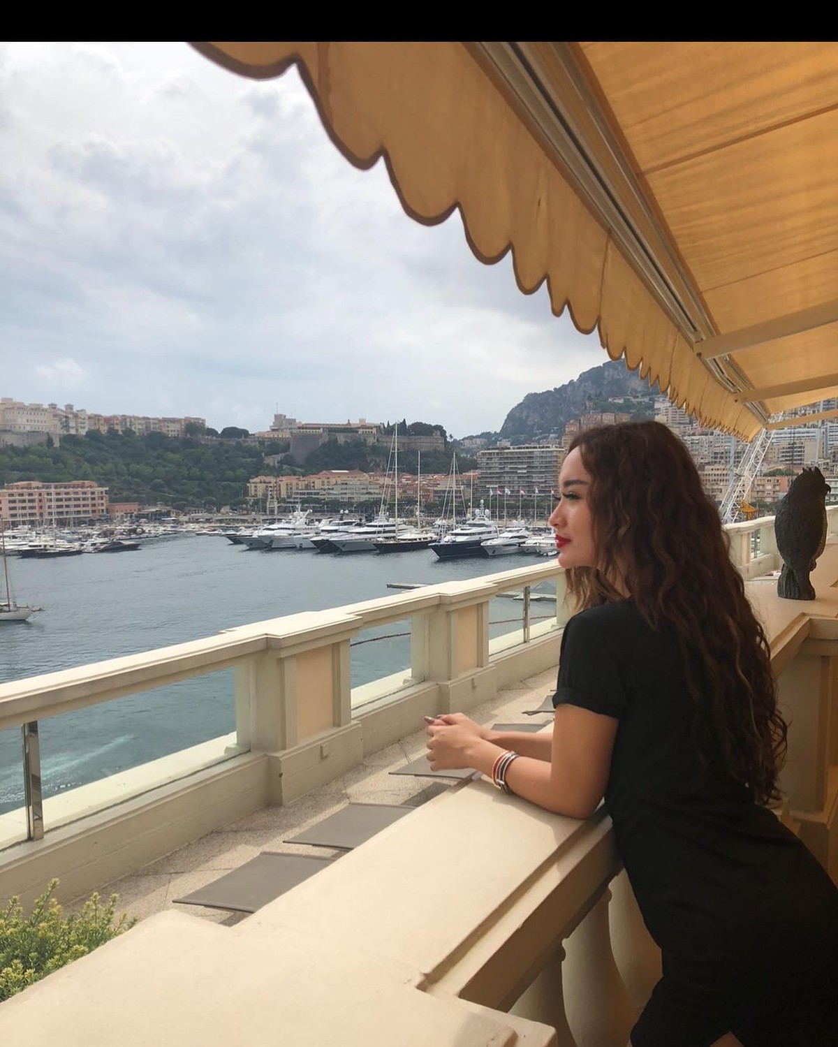 Hampir 6 bulan rehat dari dunia hiburan karena ingin memberikan ASI ekslusif kepada anaknya&period; Beginilah penampilan Zaskia Gotik selama vakum&excl;