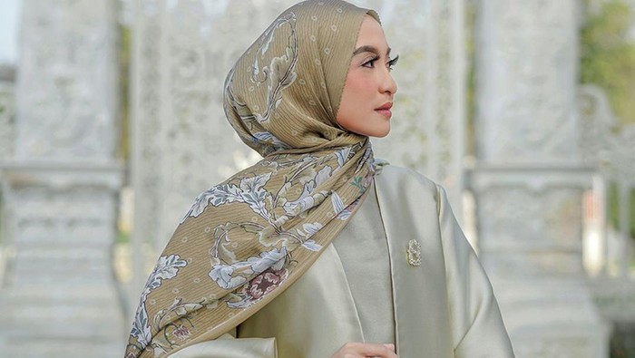 6 Top Brand Hijab Lokal yang Laris Manis Diburu Hijaber!