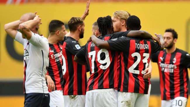 AC Milan meraih kemenangan tipis 2-1 atas Genoa pada lanjutan Liga Italia di Stadion San Siro, Minggu (18/4), lewat gol bunuh diri Gianluca Scamacca.