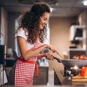 5 Zodiak yang Dikenal Jago Masak! Ada Gemini, Libra dan Capricorn, Nih