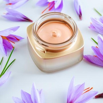 Apakah Kandungan Saffron Pada Skincare Aman Bagi Ibu Hamil?