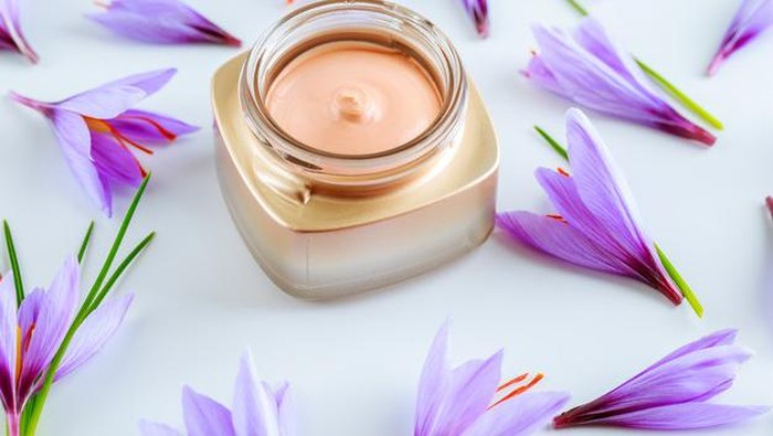 Apakah Kandungan Saffron Pada Skincare Aman Bagi Ibu Hamil?