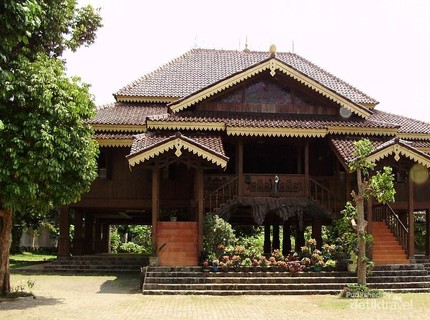 Nuwo Sesat, Rumah Adat Lampung yang Punya 3 Jenis Berbeda
