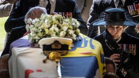 Salam Terakhir Ratu Elizabeth untuk Pangeran Philip