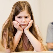 5 Gejala Kecemasan dan Depresi pada Anak yang Sering Terabaikan