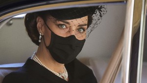 Sejarah Kalung Mutiara yang Dikenakan Kate Middleton