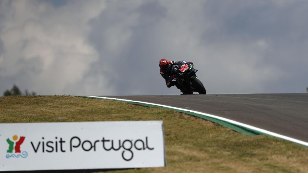 FOTO: Aksi Quartararo Rebut Pole MotoGP Portugal