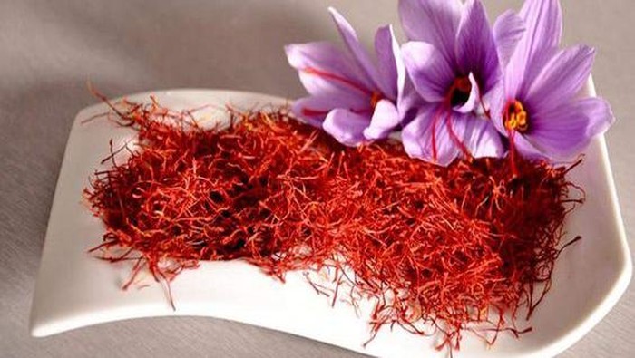 Kulit Glowing dengan 5 Skincare Berbahan Saffron yang Sudah Bersertifikat BPOM